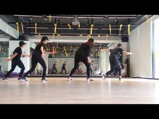 [MV舞蹈]課程期中作業評選-第五組[GOOD BOY]-運動健康管理學系 106-2學期[MV舞蹈]課程期中作業評選