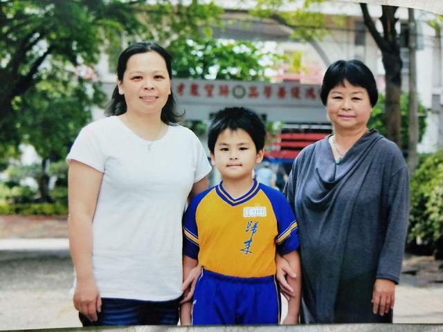 04-邱驛婷-【盟福家庭系列】「超級像的一家人」票選活動