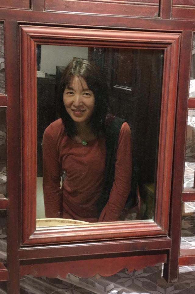 阿媽的梳妝台-臺北市文山婦女暨家庭服務中心    《做為 異鄉人 － 女性攝影徵獎》