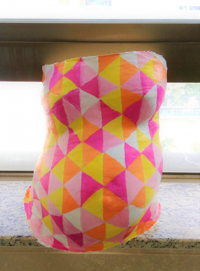 馬卡龍的幾何三角狂想-Macaron's geometric triangle-創意胸肚模彩繪