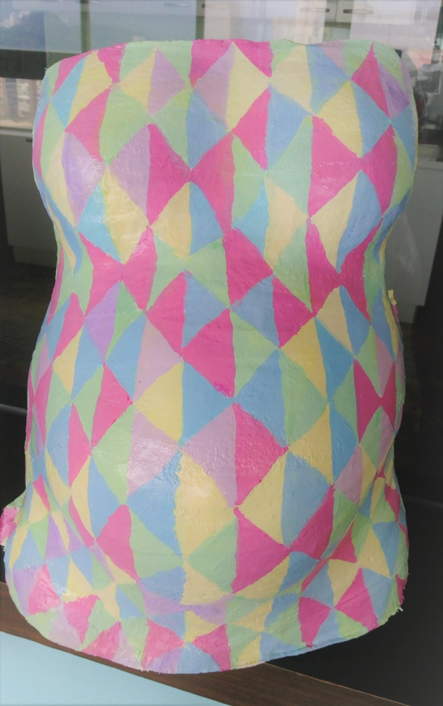 馬卡龍的幾何三角狂想-Macaron's geometric triangle-創意胸肚模彩繪