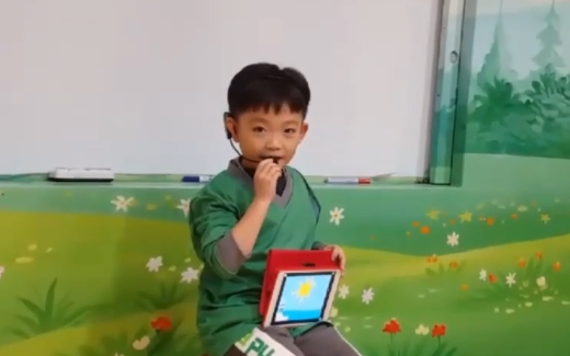 龍埔國小-鄧OO-ScratchJr-開船去月球-107學年度第一學期SCRATCHJR競賽