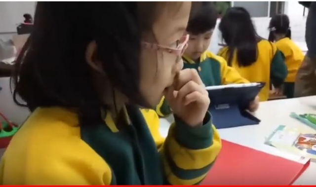 育才國小 ScratchJr_籃同學的「貓咪接水果」-107學年度第一學期SCRATCHJR競賽