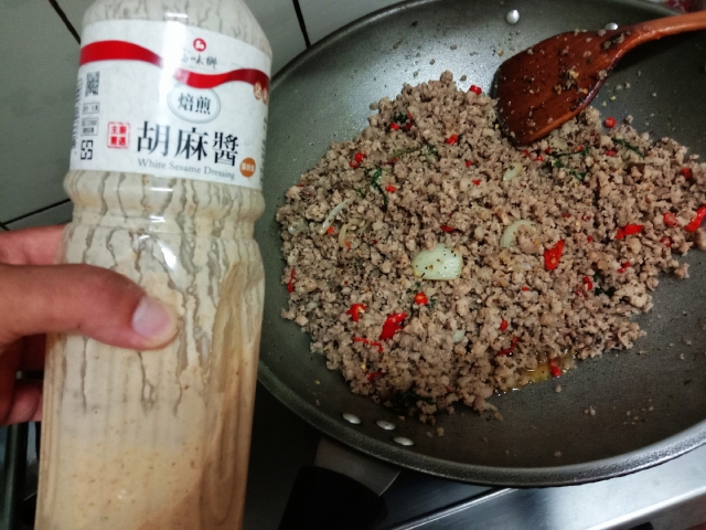 超下飯的泰式打拋炒豬肉末-富味鄉【黑白對決　雙醬無敵】