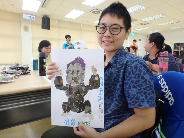 社團法人中華兩岸養老產業照顧關懷據點-新北市板橋區海山公共托老中心失智據點-許雅婷-第五屆社區金點獎好想得獎之給我一個讚讚吧-個人獎-照顧服務員組