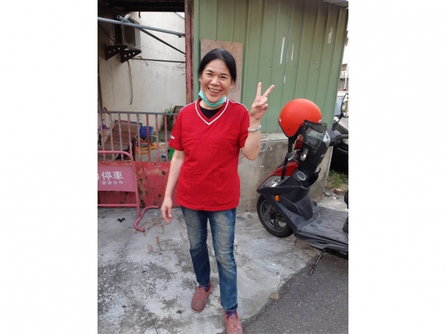 財團法人老五老基金會附設新竹市私立居家式服務類長期照顧服務機構-古麗櫻-第五屆社區金點獎好想得獎之給我一個讚讚吧-個人獎-照顧服務員組