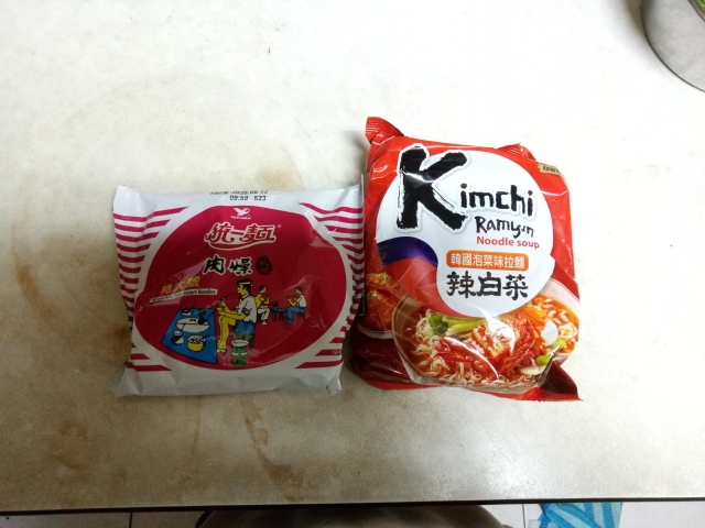 Cook two kind of instant noodles!-The SCVS next top YouTuber