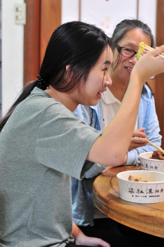 誰來晚餐-尋找良攝漢－梁社漢排骨影像募集活動