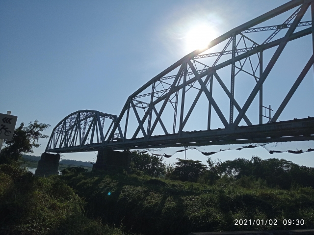 太陽下的舊鐵橋-百年鐵橋‧風華再現-大樹舊鐵橋美照徵選