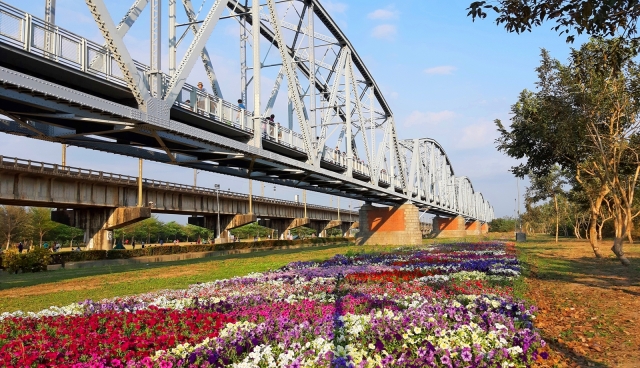 長空下的風采-百年鐵橋‧風華再現-大樹舊鐵橋美照徵選