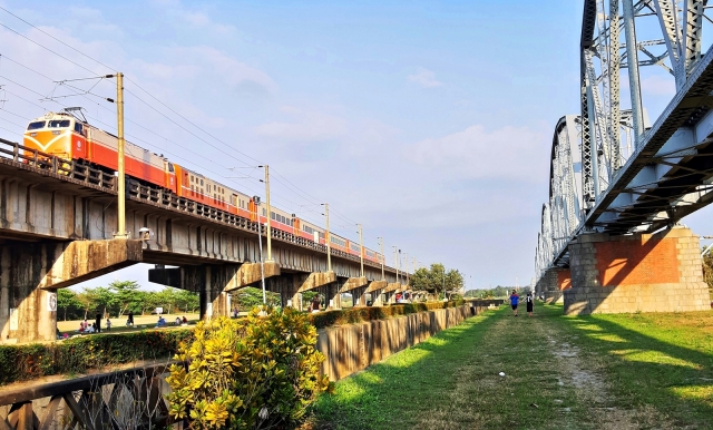 長空下的風采-百年鐵橋‧風華再現-大樹舊鐵橋美照徵選