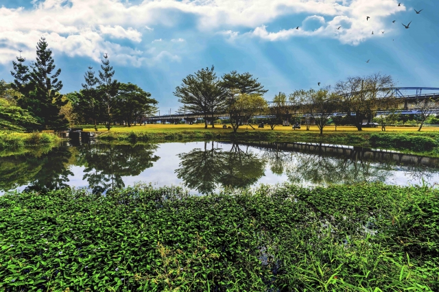 壯濶瑰麗的天空步道-百年鐵橋‧風華再現-大樹舊鐵橋美照徵選