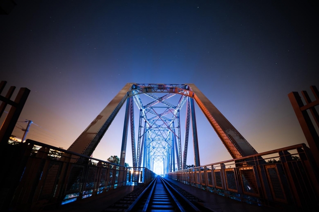 星空下的軌道遺跡-百年鐵橋‧風華再現-大樹舊鐵橋美照徵選