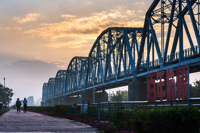 早安舊鐵橋-百年鐵橋‧風華再現-大樹舊鐵橋美照徵選