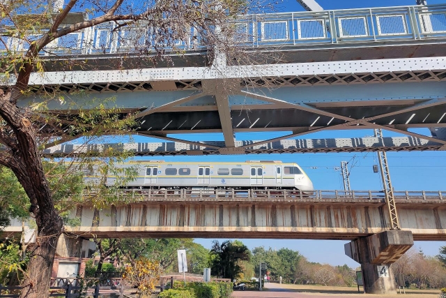 高屏溪舊鐵橋濕地公園之美-百年鐵橋‧風華再現-大樹舊鐵橋美照徵選