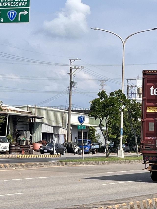 17-17 台中市龍井區 -TAIWAN 省道里程牌收集、解鎖照、省道里程牌座標位置下載、解鎖分享