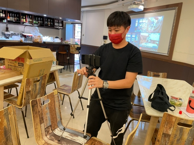 南強工商-張雅茜-視訊上課前需要攝影組老師架設器材-新北就是愛老師-愛的疫外連線人氣王票選