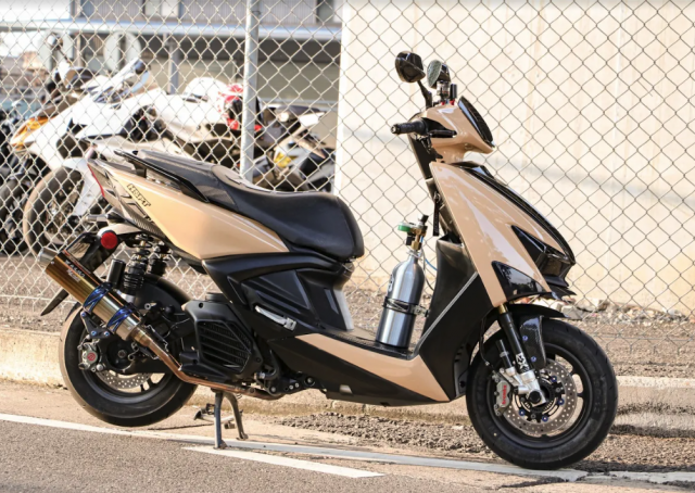 腳踏板上的是冰霸杯-20 Need You勁戰大會師  MotoBuy線上選美會