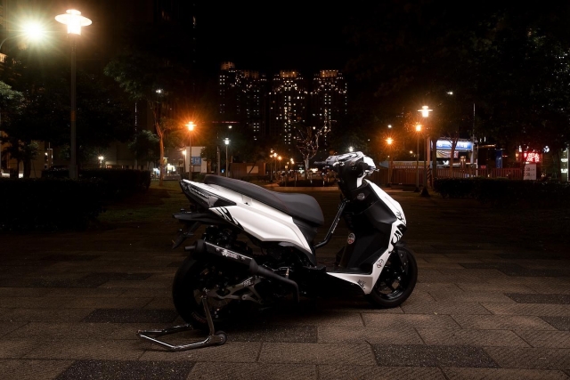 【010】比賽車作為參考，以及日式粗暴外觀風格；能文能武的街道車-SYM JET改裝車大賞