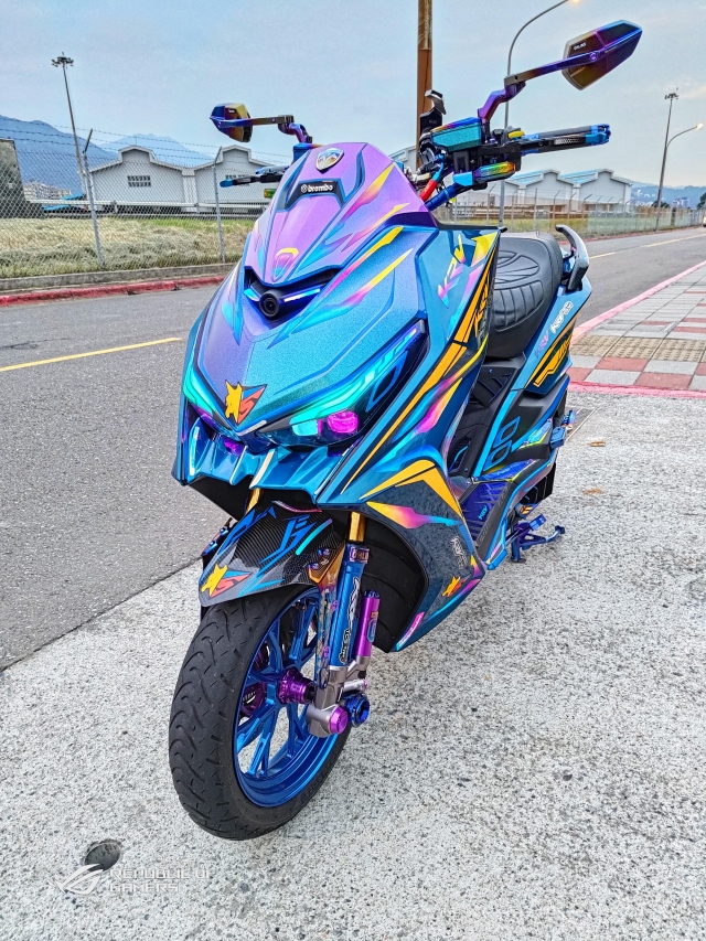 【005】 彩鈦阿斯拉號-KYMCO KRV榮耀傳騎－MotoBuy改裝選美大賞