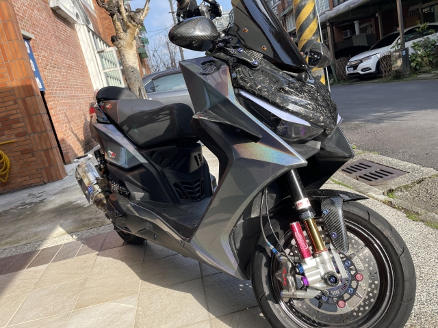 【011】低語惡魔-KYMCO KRV榮耀傳騎－MotoBuy改裝選美大賞