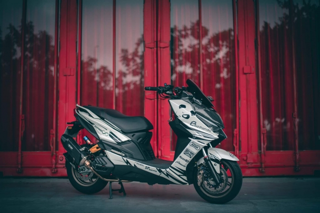 【012】壞熊貓1號機-KYMCO KRV榮耀傳騎－MotoBuy改裝選美大賞