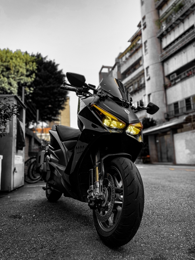 【017】陸伍伍伍-KYMCO KRV榮耀傳騎－MotoBuy改裝選美大賞
