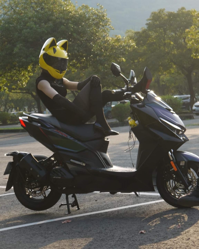 【039】暗夜追風號-KYMCO KRV榮耀傳騎－MotoBuy改裝選美大賞