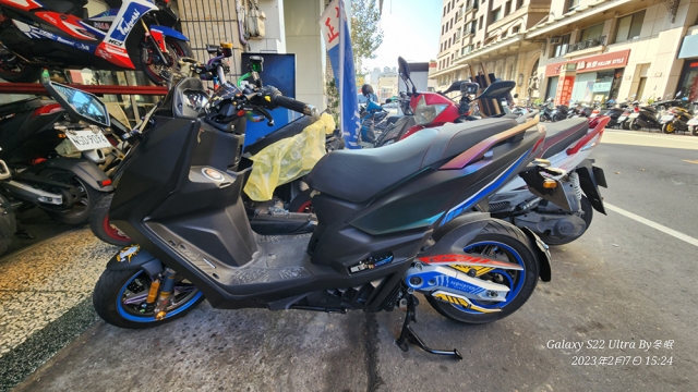 【048】幻影藍鯨-KYMCO KRV榮耀傳騎－MotoBuy改裝選美大賞