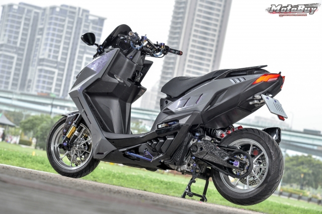 【079】謝恩恩-KYMCO KRV榮耀傳騎－MotoBuy改裝選美大賞