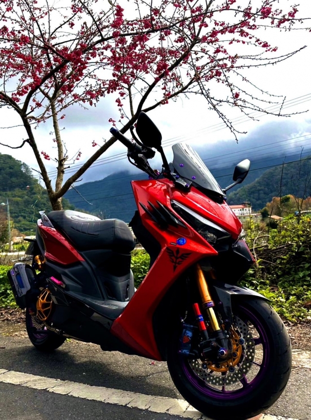 【019】 大紅大紫大吉大利-KYMCO KRV榮耀傳騎－MotoBuy改裝選美大賞