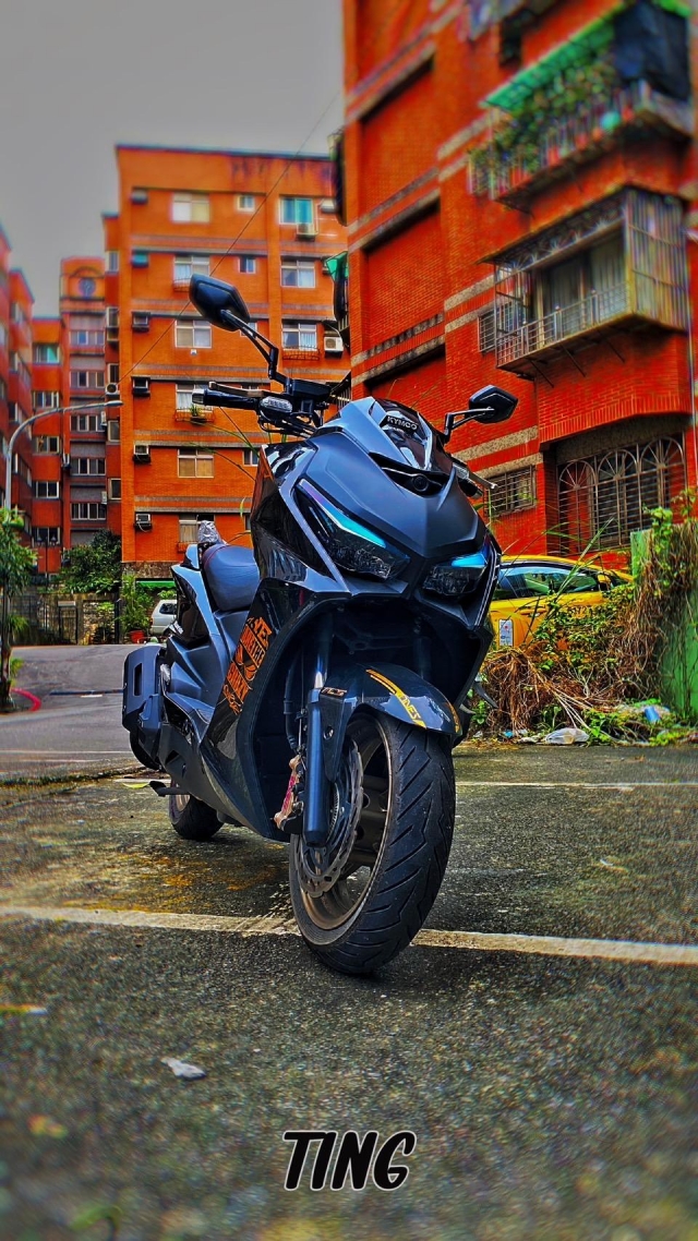 【027】黑金號-KYMCO KRV榮耀傳騎－MotoBuy改裝選美大賞
