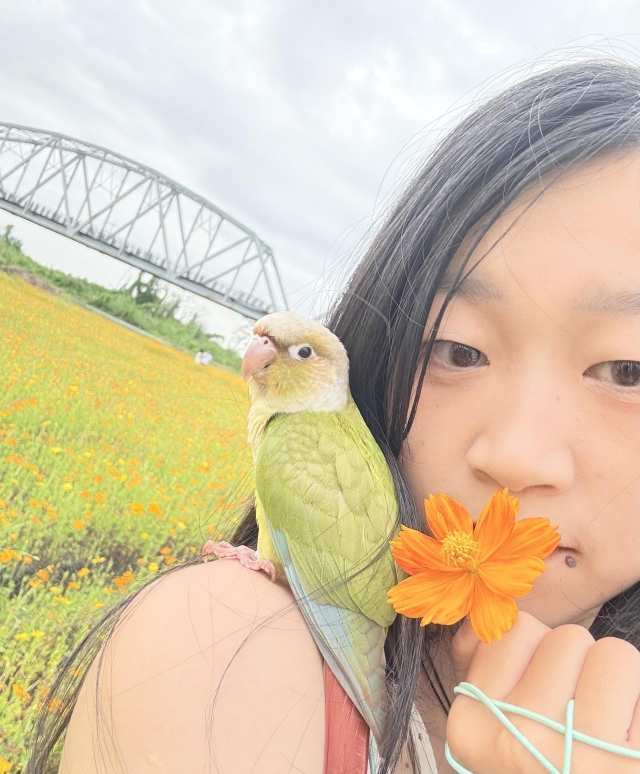 與肉桂捲的花海約會日-第二屆金腳印獎『毛孩鏡勾追』活動