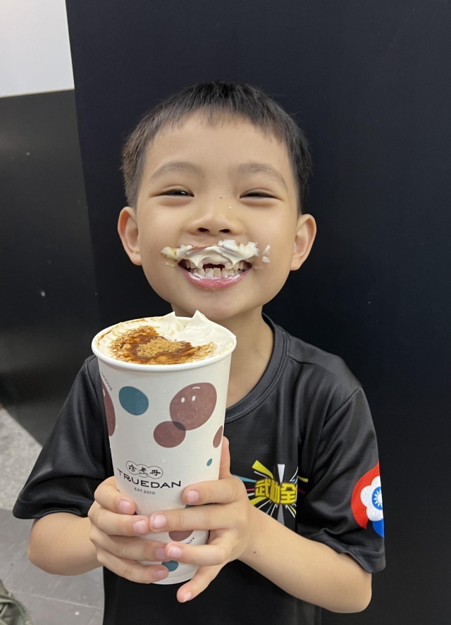 奶蓋鬍子哥-珍煮丹-奶蓋孩子王