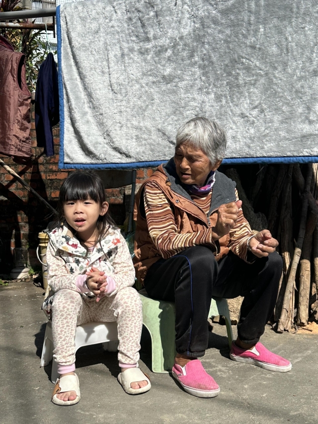 旗山DOC-梁慧凰-冬日暖陽祖孫情深-南高輔導團隊114年數位加值競賽-家鄉的痕跡攝影競賽
