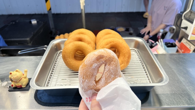 台灣小米甜甜圈-2025臺北夜市打牙祭 美味關係黑白配 夜市神美食人氣票選