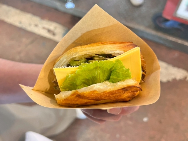 五哥肉夾饃-2025臺北夜市打牙祭 美味關係黑白配 夜市神美食人氣票選
