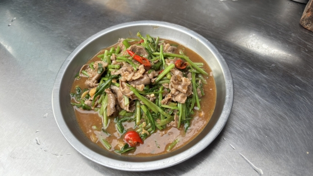 老國牌-沙茶炒羊肉-2025臺北夜市打牙祭 美味關係黑白配 夜市神美食人氣票選