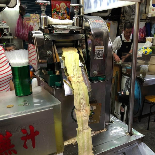 現壓甘蔗汁-2025臺北夜市打牙祭 美味關係黑白配 夜市神美食人氣票選