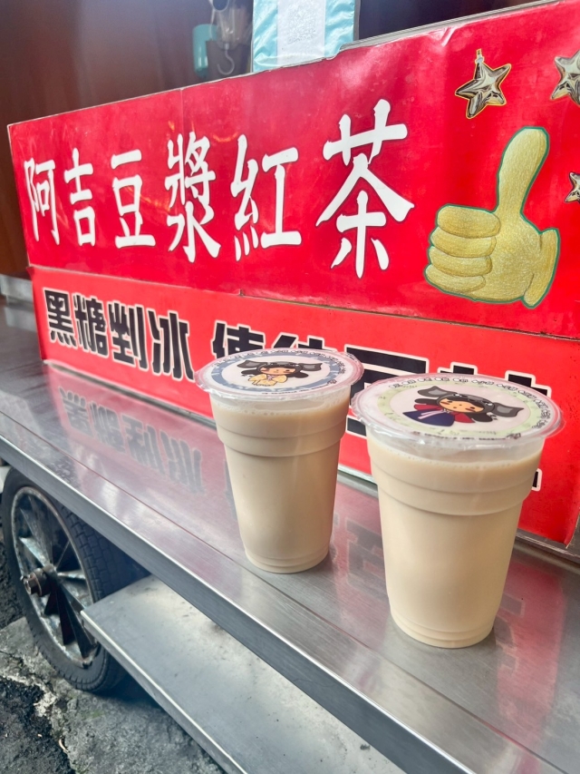魏家豆花-豆漿紅茶-2025臺北夜市打牙祭 美味關係黑白配 夜市神美食人氣票選