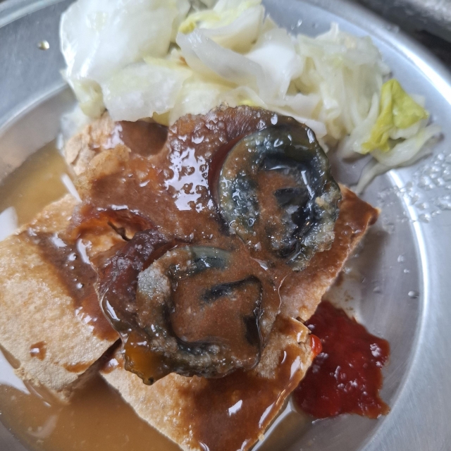 019-皮蛋臭豆腐-2025臺北夜市打牙祭 美味關係黑白配 夜市神美食人氣票選