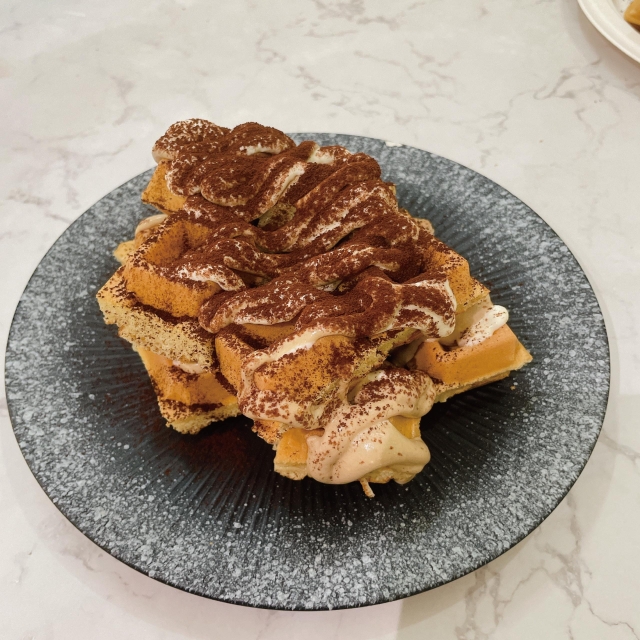 華夫粒鬆餅-提拉米蘇-2025 臺中市政府青年創業品牌推廣計畫-十大新創之星遴選活動