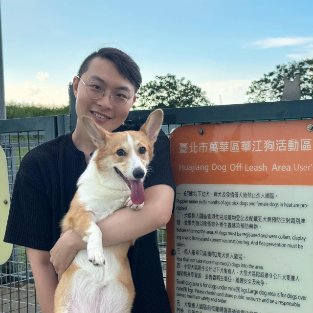 「爸爸，球！」（華江狗活動區）-【毛起來拍！紀錄臺北狗公園的幸福瞬間】攝影徵稿與網路票選活動