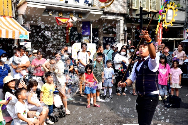 44-魔法泡泡秀-23-2025大潮藝文市集系列活動~潮州之美攝影比賽人氣獎票選活動