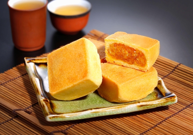 鳳梨酥-2025 台灣美食爭霸戰：懂吃就來戰！票選年度神級美食，贏 $800 加菜金＆雞排！