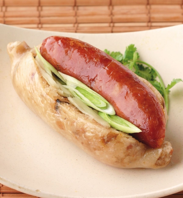 大腸包小腸-2025 台灣美食爭霸戰：懂吃就來戰！票選年度神級美食，贏 $800 加菜金＆雞排！