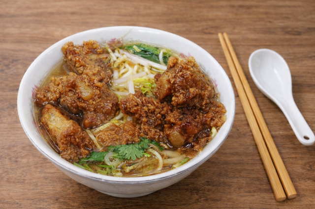 黑糖燒酎 (水割or湯割) × 排骨酥麵-日本燒酎 × 台灣小吃