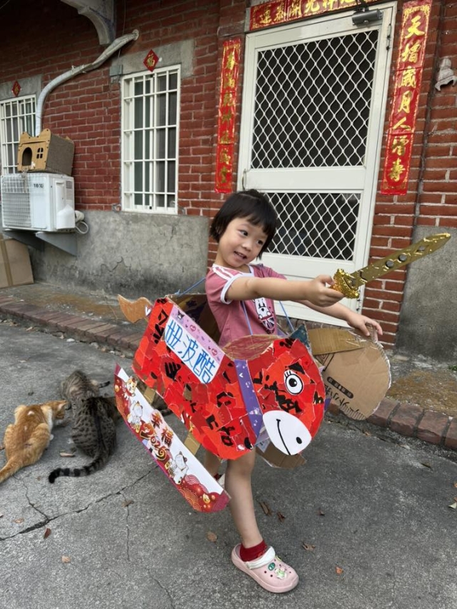 駿馬奔騰-「紙箱變裝大賽」人氣王投票