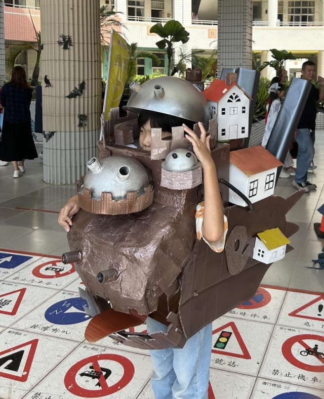 霍爾的移動城堡-「紙箱變裝大賽」人氣王投票