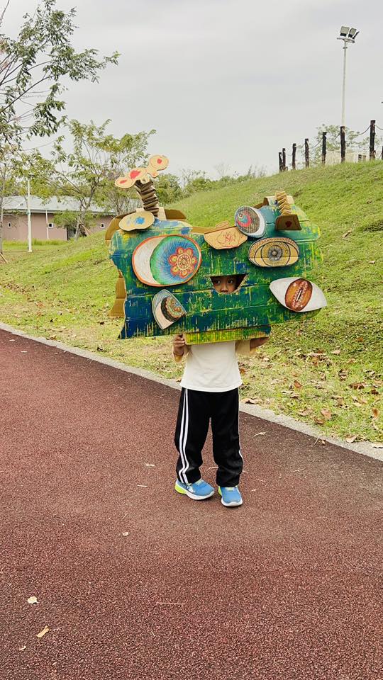 來自火星的外星人。-「紙箱變裝大賽」人氣王投票